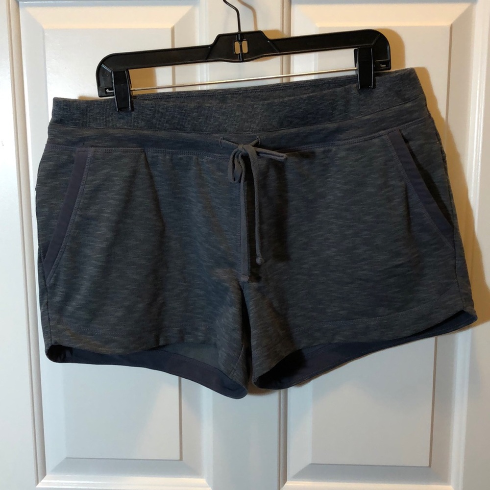 Athleta navy heather shorts, L.